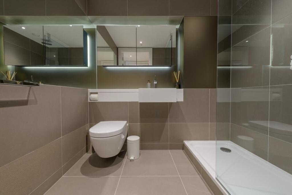 Amazing 2br Flat In Nine Elms Just 5 Minutes To Tube *